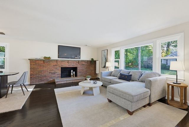 30 Taft Ln, Dedham, MA 02026