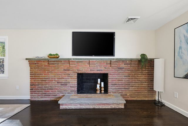 30 Taft Ln, Dedham, MA 02026