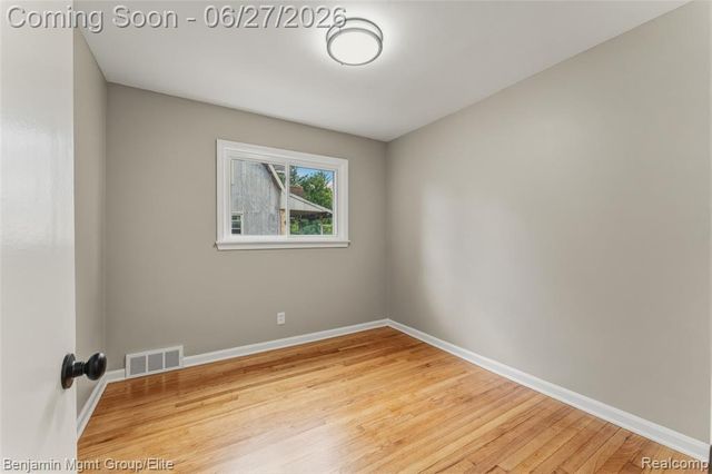22584 Marine Avenue, Eastpointe, MI 48021