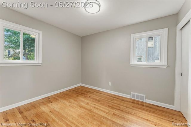 22584 Marine Avenue, Eastpointe, MI 48021