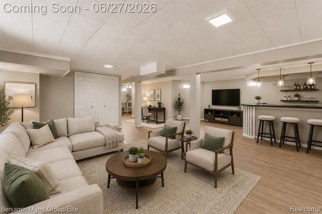 22584 Marine Avenue, Eastpointe, MI 48021