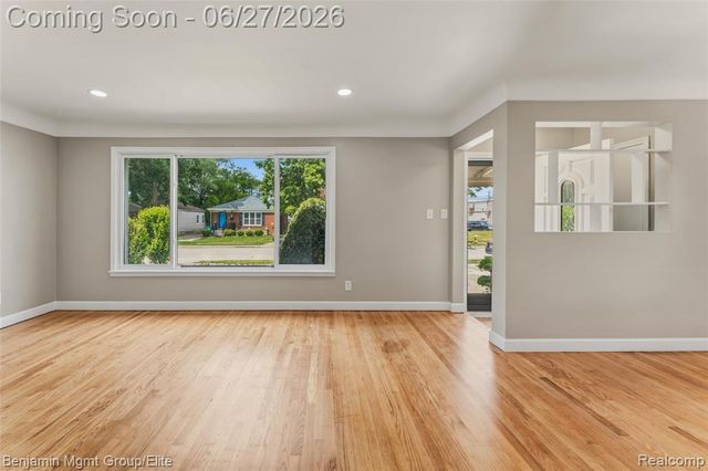 22584 Marine Avenue, Eastpointe, MI 48021