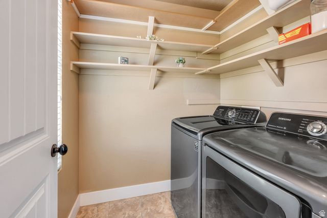 10426 S MILLERTON DR, South Jordan, UT 84009