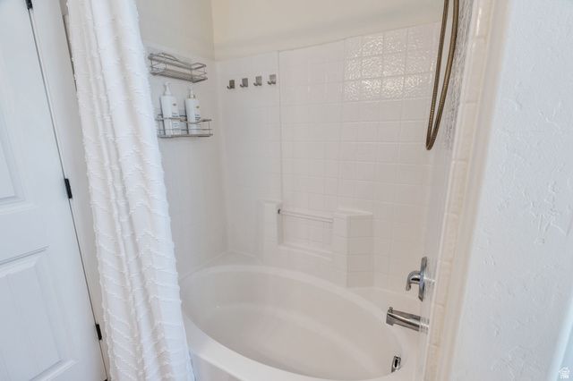 10426 S MILLERTON DR, South Jordan, UT 84009