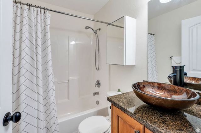 10426 S MILLERTON DR, South Jordan, UT 84009