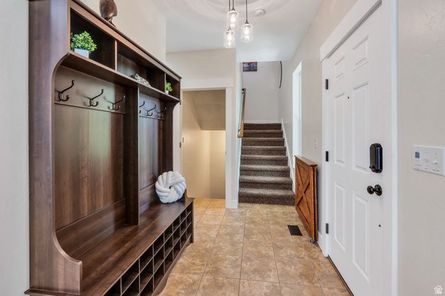 10426 S MILLERTON DR, South Jordan, UT 84009