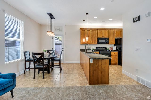 10426 S MILLERTON DR, South Jordan, UT 84009