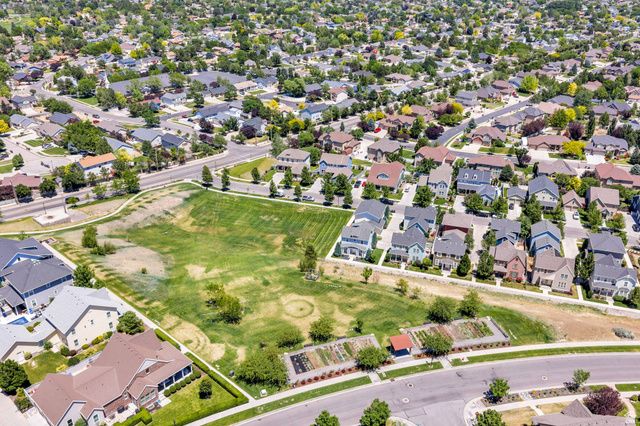 10426 S MILLERTON DR, South Jordan, UT 84009