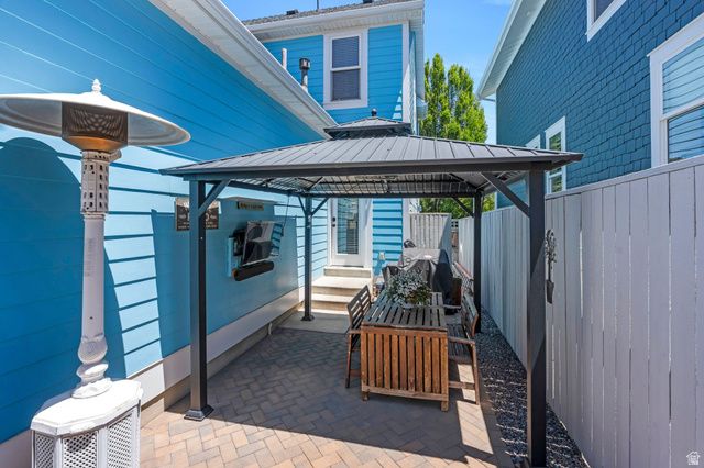 10426 S MILLERTON DR, South Jordan, UT 84009