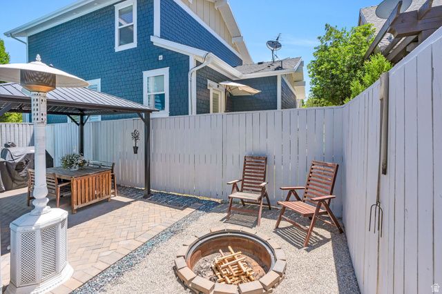 10426 S MILLERTON DR, South Jordan, UT 84009