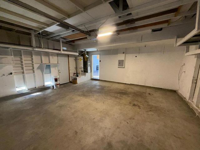 1061 Kensington Way, Salinas, CA 93906