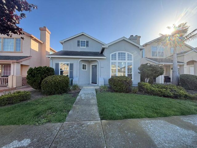 1061 Kensington Way, Salinas, CA 93906