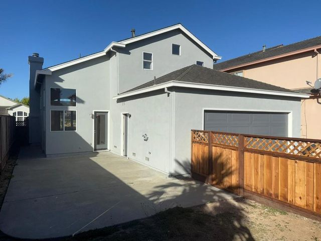 1061 Kensington Way, Salinas, CA 93906