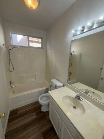 1061 Kensington Way, Salinas, CA 93906