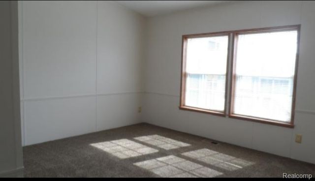 137 Scarlet Oak Lane, Oakland Charter Township, MI 48371