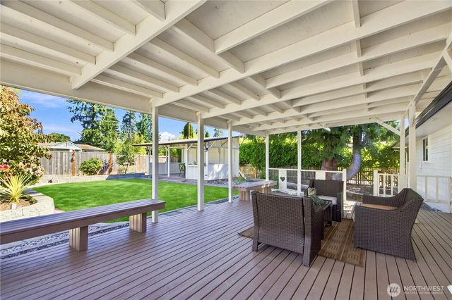 6821 190th Street SW, Lynnwood, WA 98036