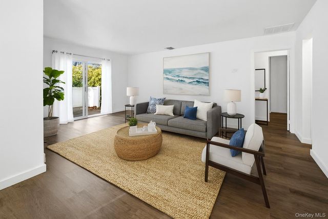 401 Cabot Court E, Saint James, NY 11780