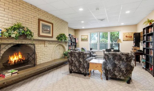 401 Cabot Court E, Saint James, NY 11780