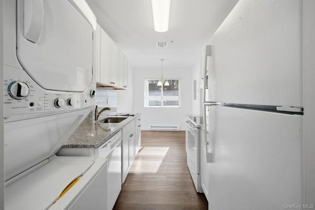 401 Cabot Court E, Saint James, NY 11780