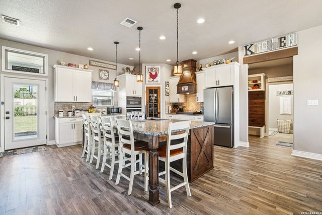 121 WESTFIELD LNDG, La Vernia, TX 78121