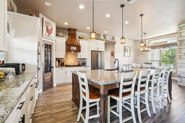 121 WESTFIELD LNDG, La Vernia, TX 78121