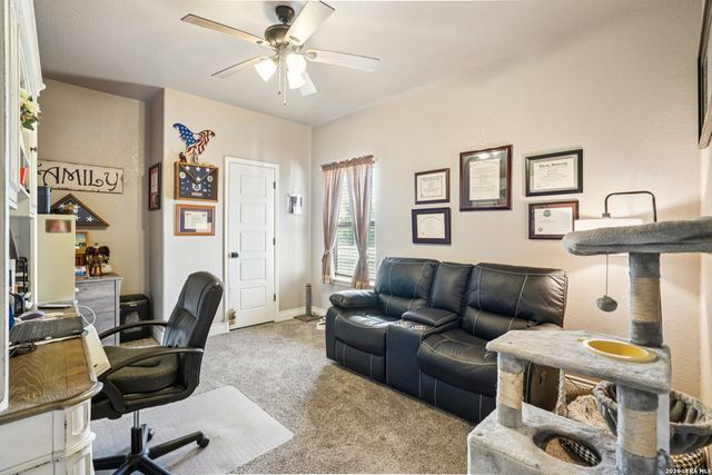 121 WESTFIELD LNDG, La Vernia, TX 78121