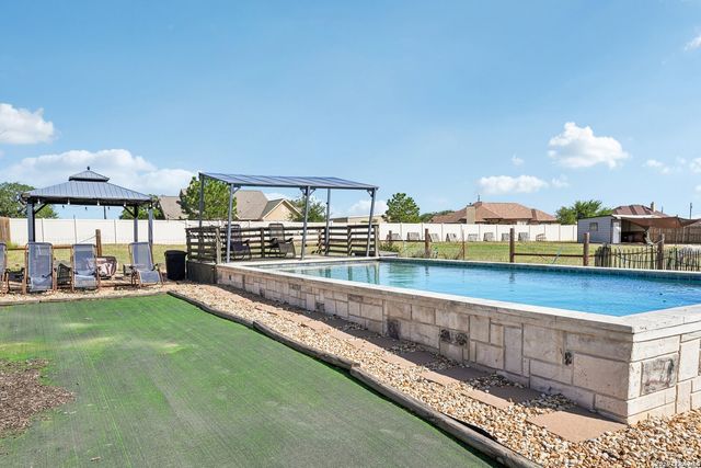 121 WESTFIELD LNDG, La Vernia, TX 78121