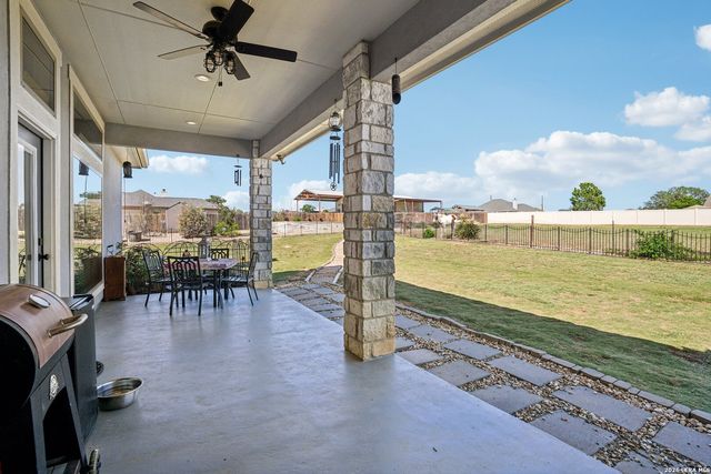 121 WESTFIELD LNDG, La Vernia, TX 78121