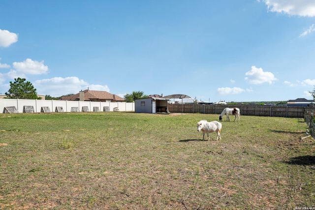 121 WESTFIELD LNDG, La Vernia, TX 78121