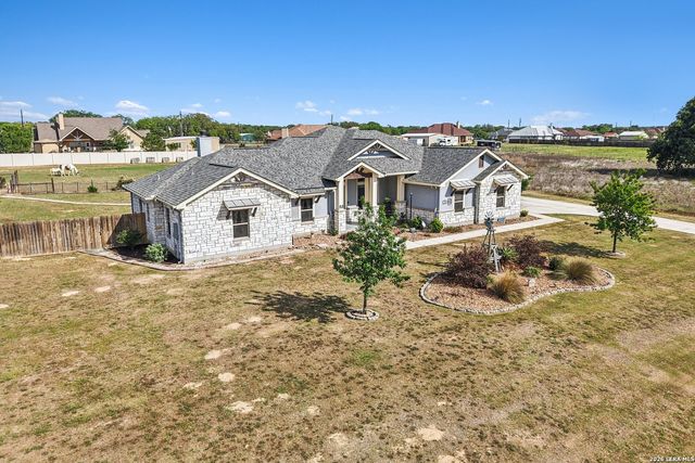 121 WESTFIELD LNDG, La Vernia, TX 78121