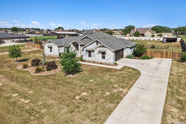 121 WESTFIELD LNDG, La Vernia, TX 78121