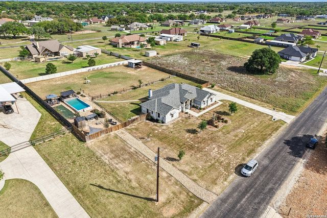 121 WESTFIELD LNDG, La Vernia, TX 78121