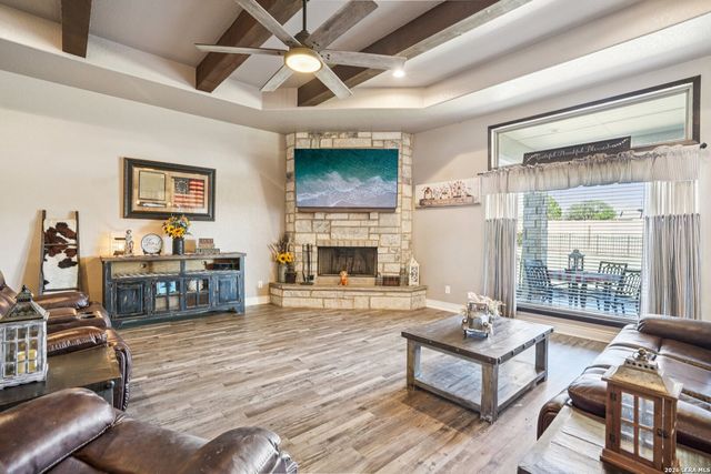 121 WESTFIELD LNDG, La Vernia, TX 78121