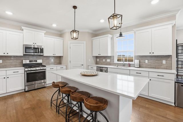 1539 Miller COURT, Oconomowoc, WI 53066