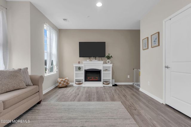 14 Kyle Drive, Tinton Falls, NJ 07712