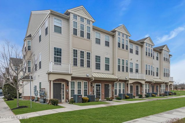 14 Kyle Drive, Tinton Falls, NJ 07712