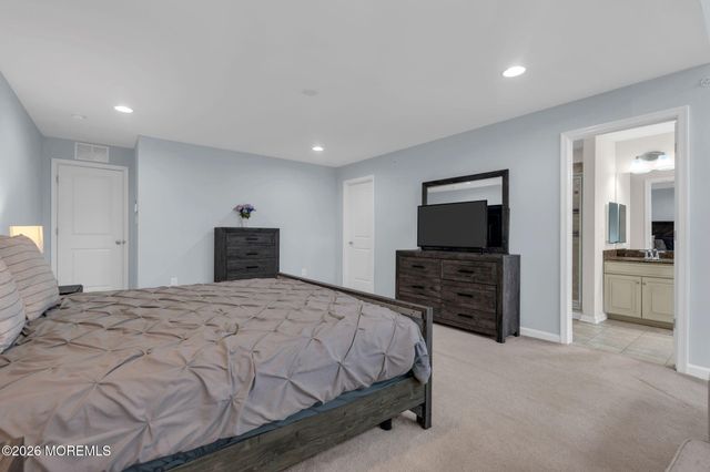 14 Kyle Drive, Tinton Falls, NJ 07712