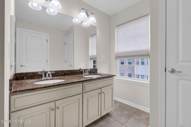 14 Kyle Drive, Tinton Falls, NJ 07712