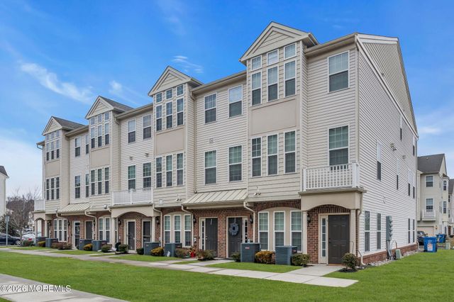 14 Kyle Drive, Tinton Falls, NJ 07712