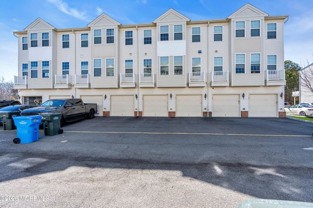 14 Kyle Drive, Tinton Falls, NJ 07712