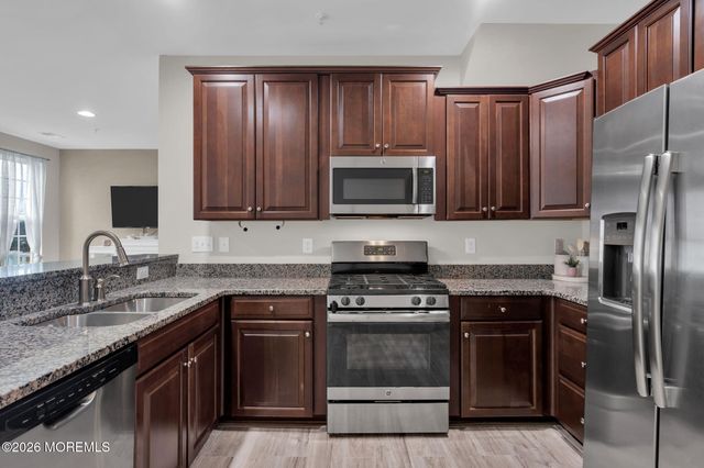 14 Kyle Drive, Tinton Falls, NJ 07712