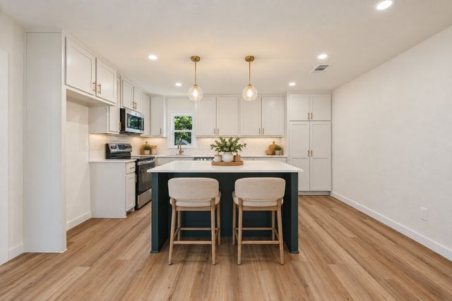 718 N Union Street, Whitesboro, TX 76273