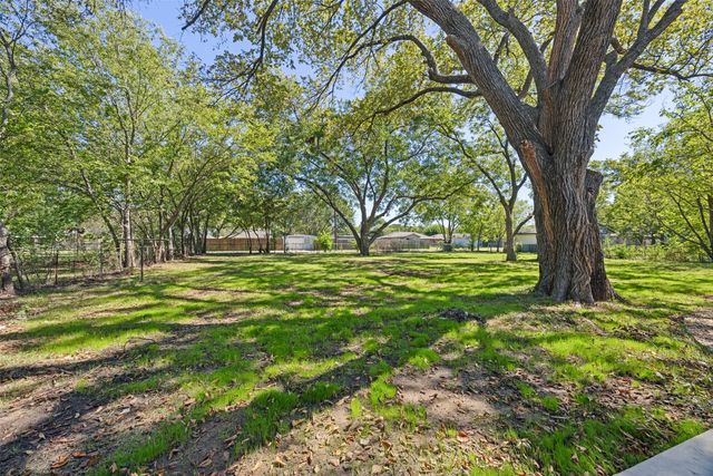 718 N Union Street, Whitesboro, TX 76273