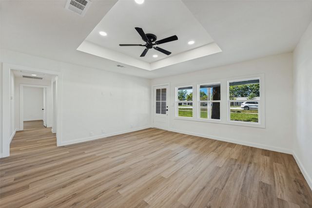 718 N Union Street, Whitesboro, TX 76273