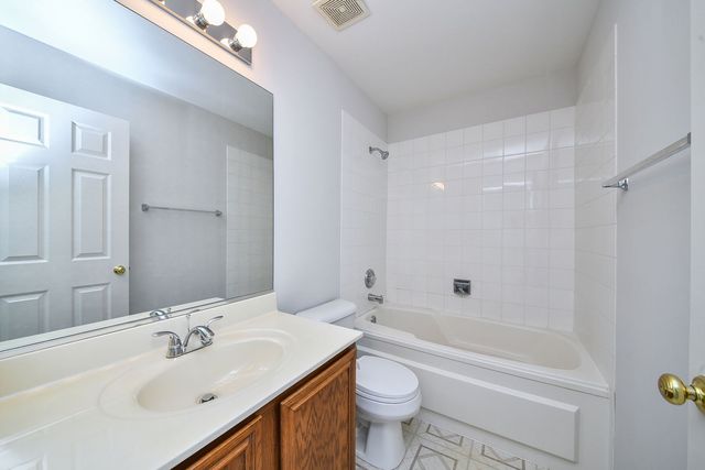 1481 Walnut Hill Avenue, St. Charles, IL 60174