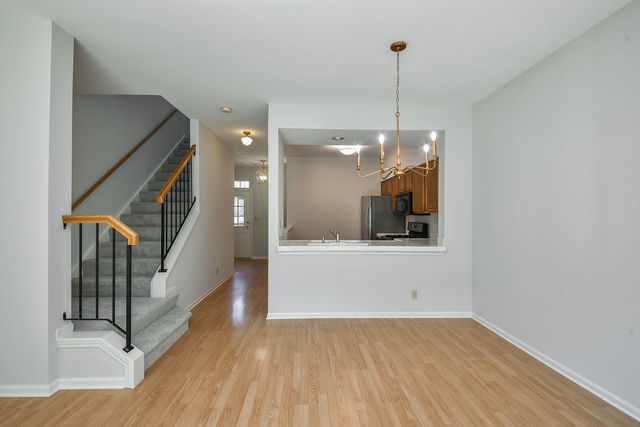 1481 Walnut Hill Avenue, St. Charles, IL 60174