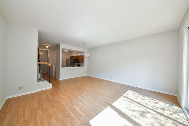 1481 Walnut Hill Avenue, St. Charles, IL 60174