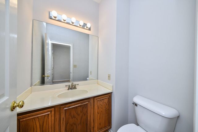 1481 Walnut Hill Avenue, St. Charles, IL 60174
