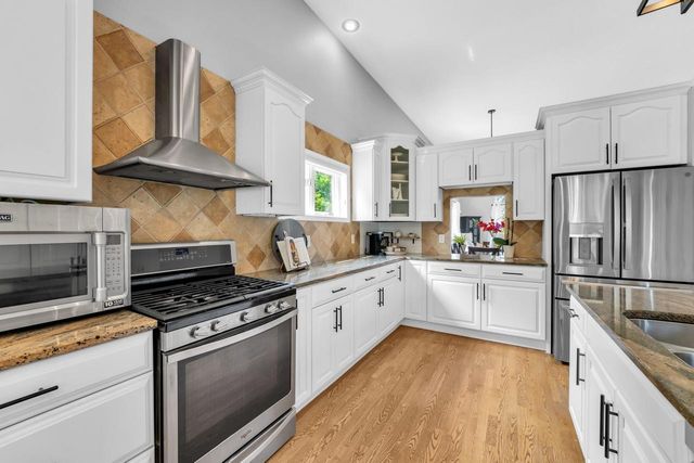 S83W24455 Artesian AVENUE, Mukwonago, WI 53149