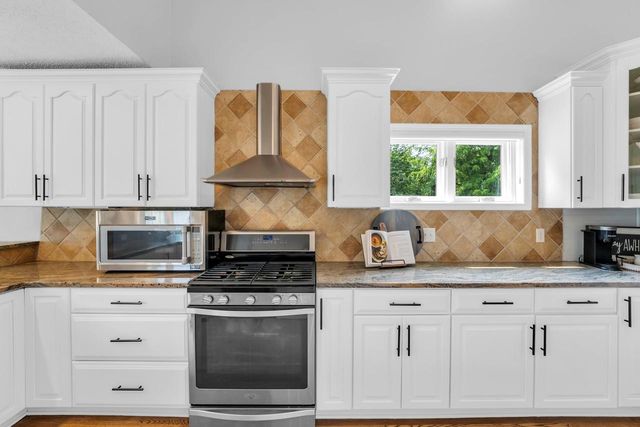S83W24455 Artesian AVENUE, Mukwonago, WI 53149